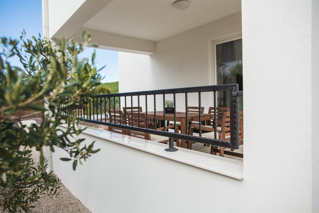 Olive Tree Apartments Vodice Esterno foto